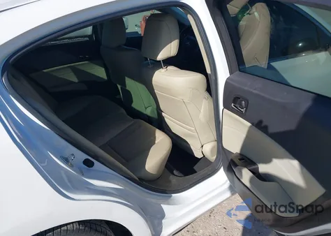 2013 Acura Ilx 2.0L из США, поврежденный, VIN 19VDE1F73DE016650